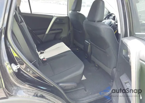 2018 Toyota Rav4 Le z USA, uszkodzony, nr VIN 2T3ZFREV8JW460857